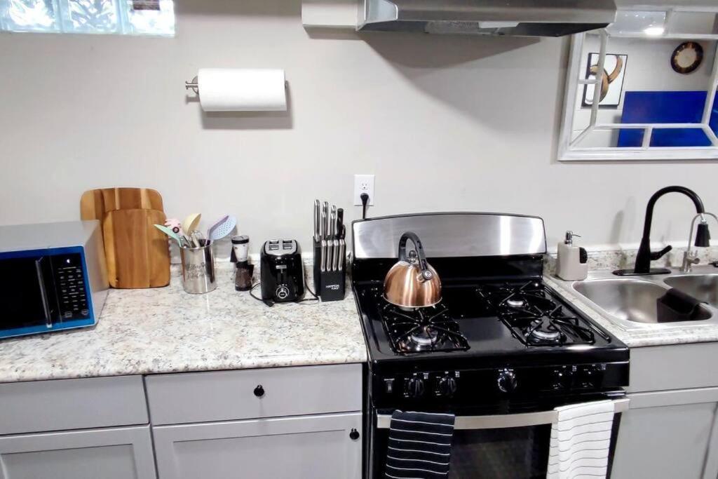 Spacious Suite Close To Downtown Indy/ King Bed Indianapolis Exterior photo